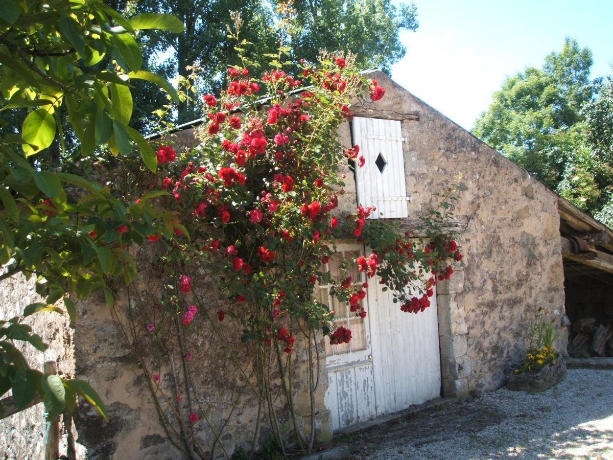 Chambres D'Hotes La Charriere Cheffois Exteriör bild